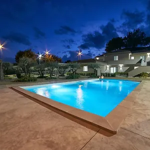 https://il-casale-di-monacella.sicilyhotelsitaly.net